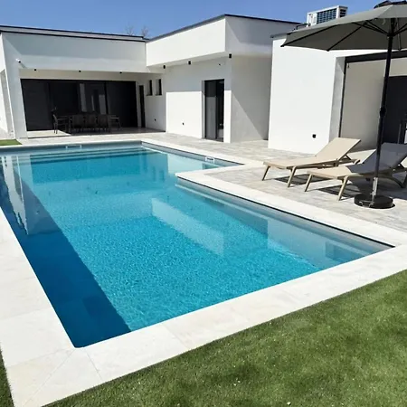 Jagoda By Interhome Ladici
