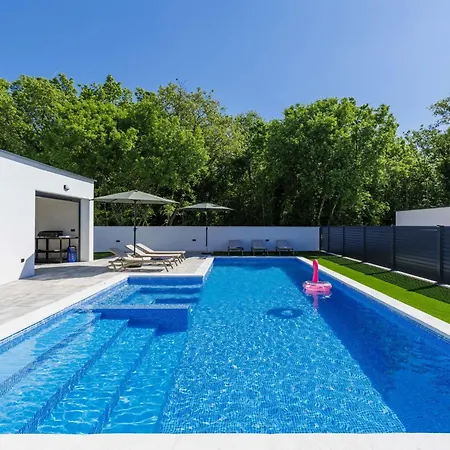 فيلة Jagoda By Interhome